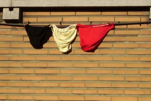 Kupujesz ubranie? Niebezpieczne związki gratis...