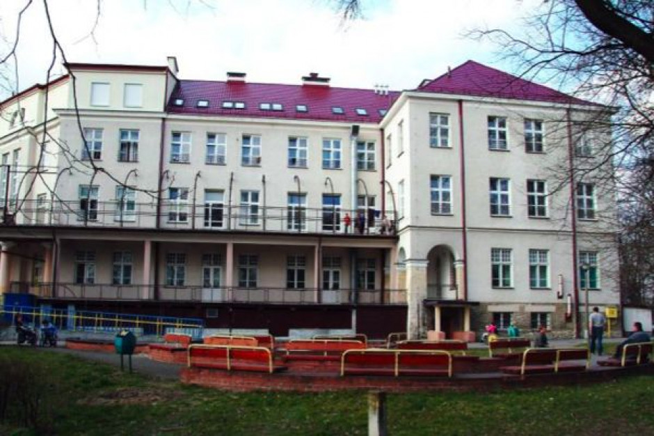 Busko Zdrój: szpital dziecięcy musi leczyć... dorosłych