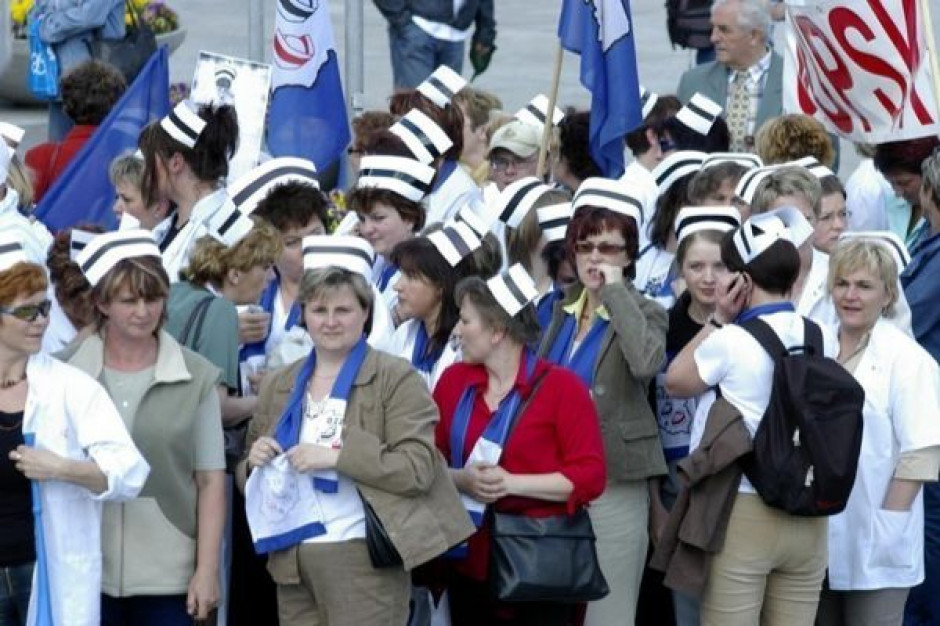 Grupa pielęgniarek pozostała na noc w gmachu Sejmu