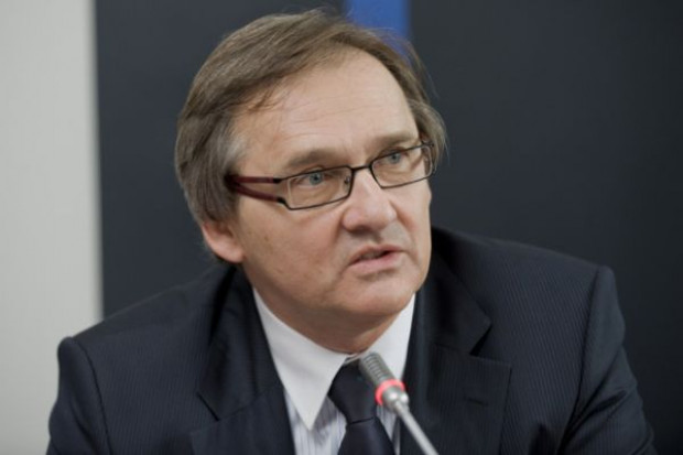 Prezes NRL: jestem przeciw zakazowi zatrudniania na kontraktach