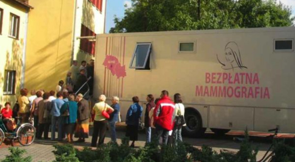 Śląskie: mieszkanki Radzionkowa zbadają się w mammobusie
