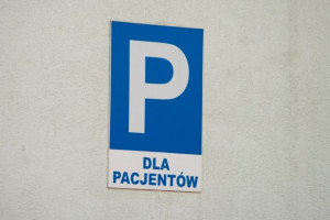 Cennik opłat parkingowych, czyli drogi postój pod szpitalem