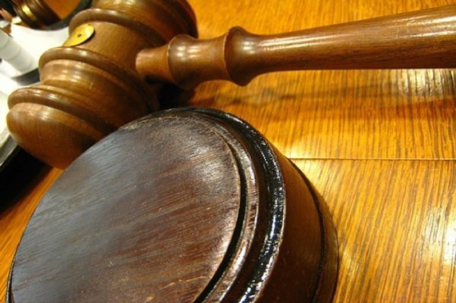 Bydgoszcz: sąd orzekł przepadek wręczonych korzyści za fikcyjne zwolnienia