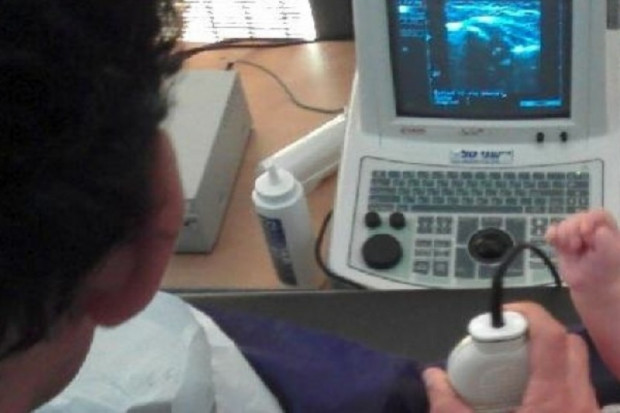 Poznań: zewnętrzny audyt sprawdzi, czy szpital przepłacił za aparaty USG