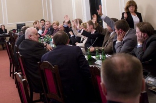 Sejmowa komisja zdrowia przeciw odwołaniu minister Kopacz