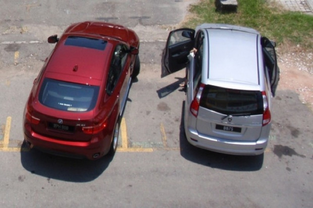 Płock: większy parking przed szpitalem... miał być