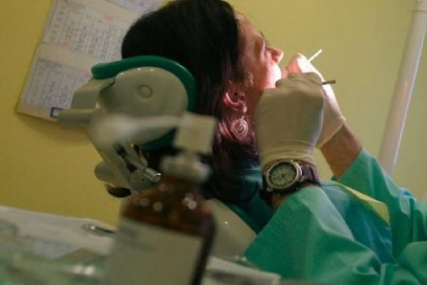 Znieczulenie u dentysty, to świadczenie opłacane przez NFZ