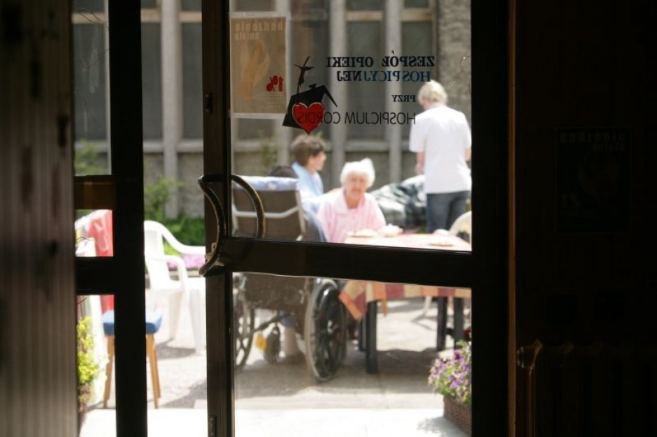 Opieka hospicyjna: wolontariat, datki i środki z Funduszu już nie wystarczają