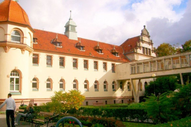 Wniosek o włączenie dwóch pomorskich placówek: Pomorskiego Centrum Toksykologii w Gdańsku oraz Wojewódzkiego Szpitala Reumatologicznego w Sopocie (na zdjęciu) został wstępnie zaopiniowany pozytywnie. Fot. Archiwum Trójmiasto: szpital reumatologiczny i centrum toksykologii znajdą się w sieci szpitali