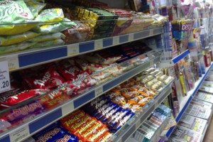 GIS: badania nie wykazały przekroczenia limitu barwników w słodyczach 