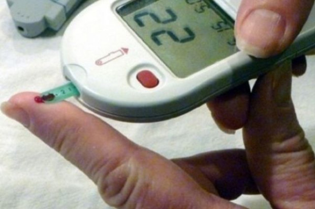 Na listę refundacyjną wracają paski do glukometrów firm Roche i Abbott
