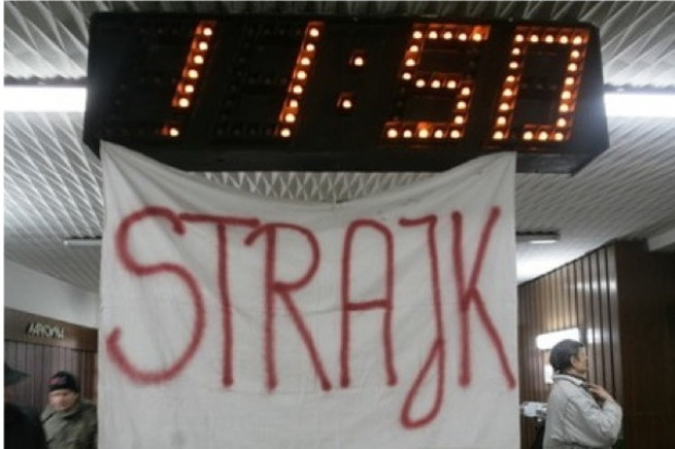 Konin: trwa strajk w szpitalu, 40 osób głoduje