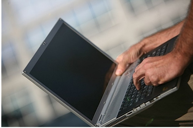 Podlaskie: laptopy z internetem dla niepełnosprawnych