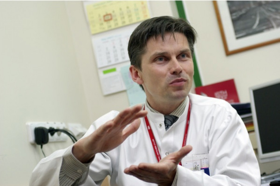 Kierownik Zakładu Hemostazy i Chorób Metabolicznych w Instytucie Hematologii i Transfuzjologii w Warszawie prof. Jerzy Windyga. Fot. Archiwum Eksperci liczą, że w 2019 r. zaczną powstawać ośrodki kompleksowej opieki nad osobami z hemofilią