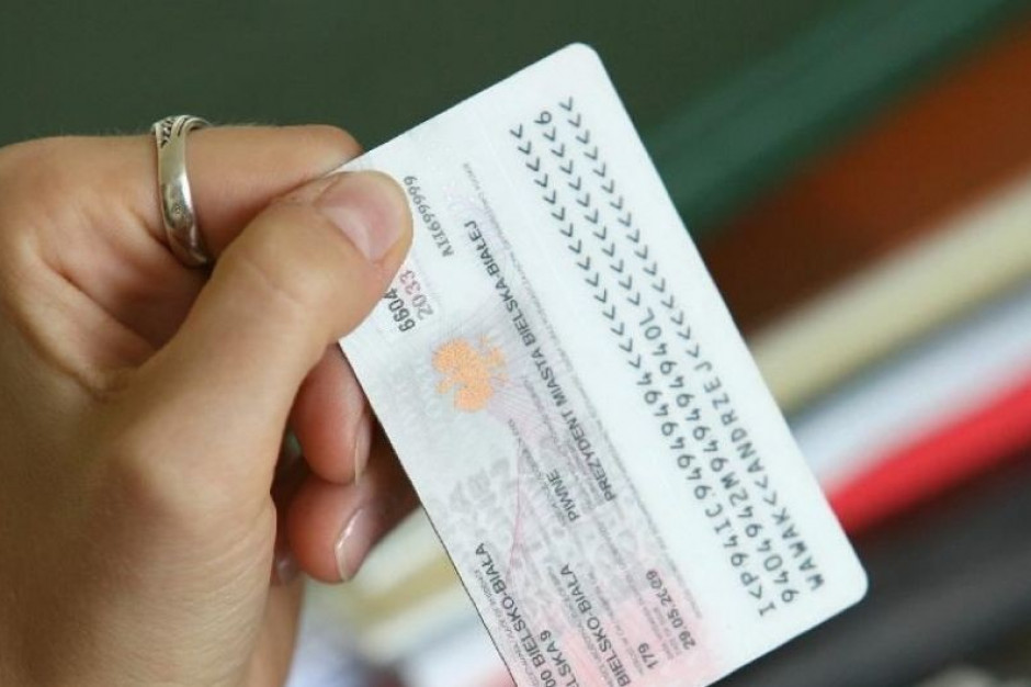 MSW: karty ubezpieczenia zdrowotnego i dowody osobiste będą odrębnymi dokumentami