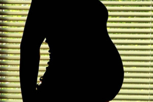 Naukowcy: gorączka u kobiet w ciąży niebezpieczna dla rozwoju dziecka