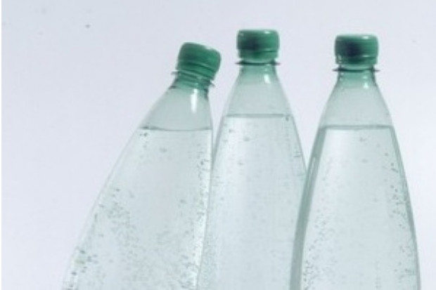 Lekarze apelują: w upalne dni pijmy dużo, ale nie alkoholu!