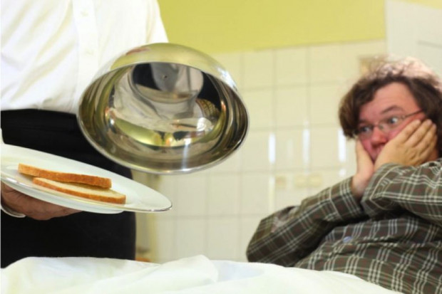 Szpitalna dieta pacjenta i normy żywieniowe nie idą w parze