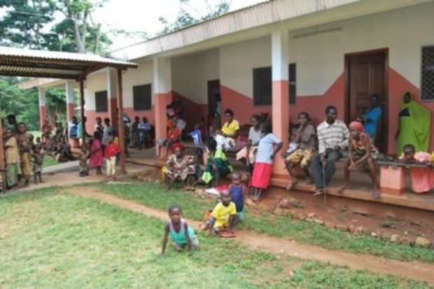 Uganda: ukradł w szpitalu komórkę - wrócił zakażony wirusem Ebola