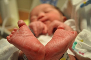 Szpitale badają serca noworodków