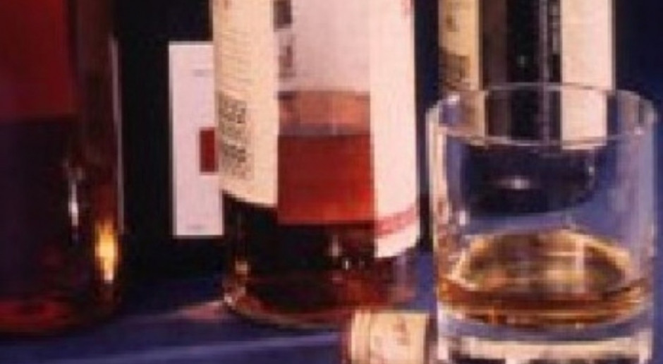 Sylwester: wielu nastolatków po raz pierwszy sięgnie po alkohol