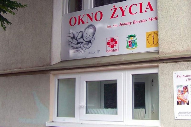 Rzeszów: dziewczynka znaleziona w oknie życia