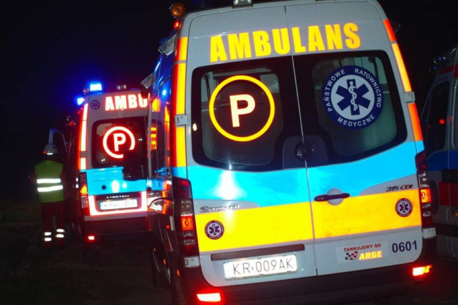 Opolskie: wypadek z udziałem karetki