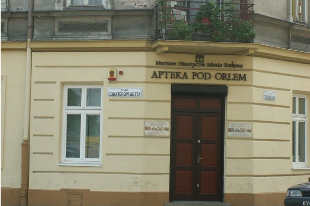 Krakowska "Apteka pod Orłem" - dziś placówka muzealna. Fot. Wikimedia Commons Zabytkowe meble z apteki pozostaną w Bielsku-Białej