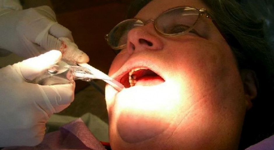 Świątecznie o chorych zębach - to czynnik ryzyka 