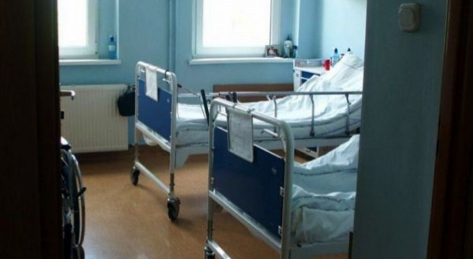 Szpital Wolski do MZ i prokuratury o braku łóżek internistycznych