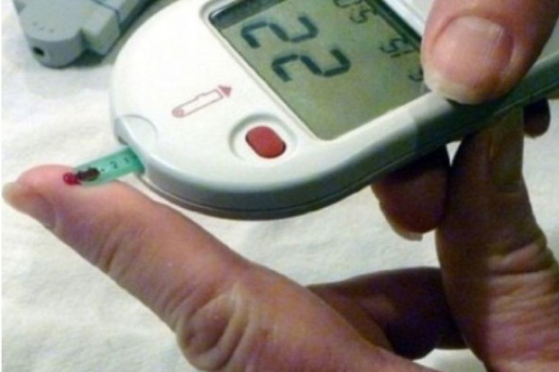 Raport: chorzy na cukrzycę kupują mniej pasków i insulin