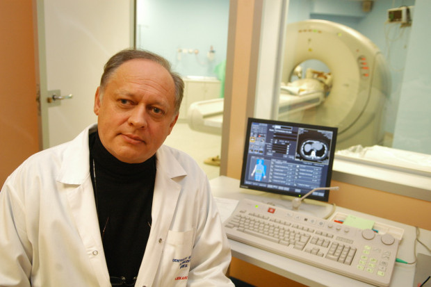 Prof. Jerzy Walecki. Jego zespół współpracuje z neuroradiologiem amerykańskim prof. Peterem B. Barkerem z Johns Hopkins University School of Medicine w Baltimore. Fot. PTWP/archiwum Eksperci: polscy badacze mają udział w rozwoju medycyny regeneracyjnej