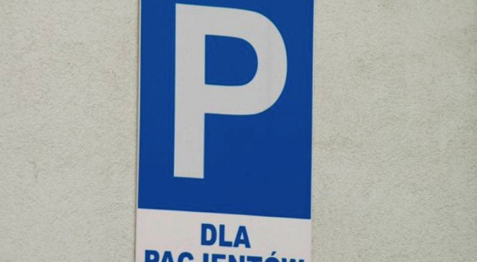 Słupsk: dyrekcja szpitala chce wydzierżawić parking, pacjenci mówią nie