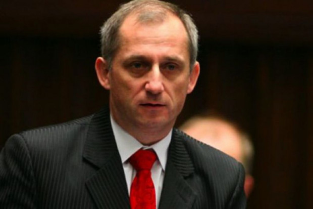 Dodatkowe ubezpieczenia: Neumann skrytykował SLD i PiS