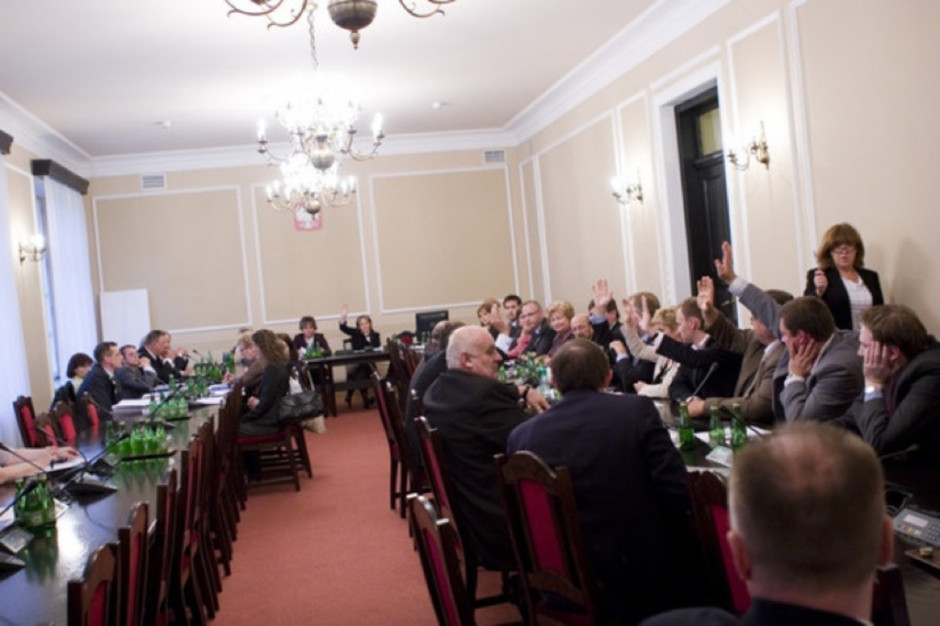 Sejm: projekt dotyczący urlopów rodzicielskich - do komisji