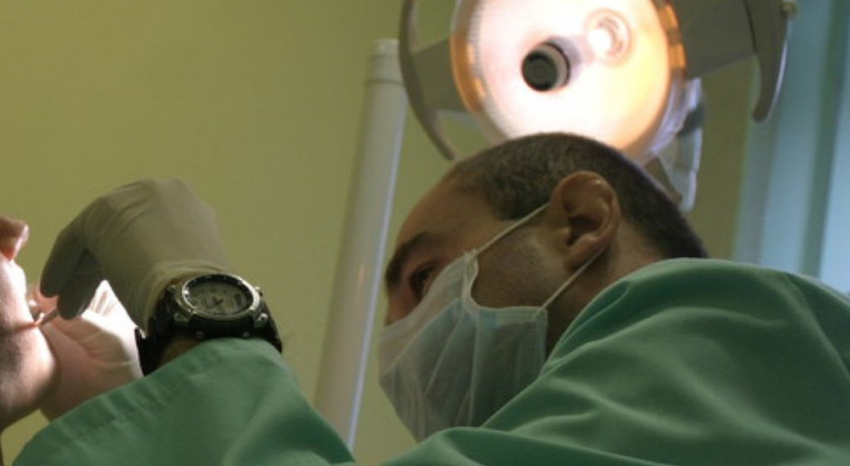 Białystok: naukowcy pracują nad implantami stomatologicznymi
