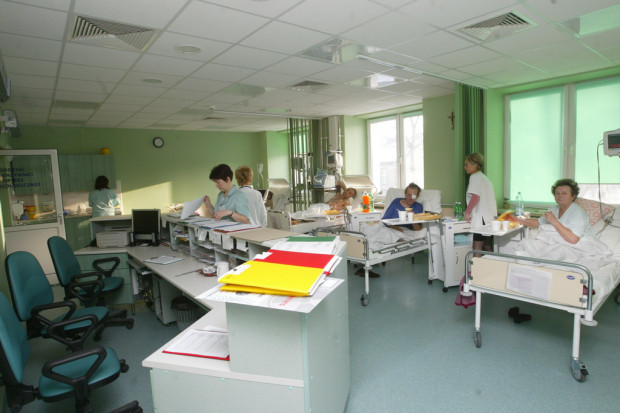 Finanse szpitali a ustawa o działalności leczniczej: zniknie marchewka, zostanie kij