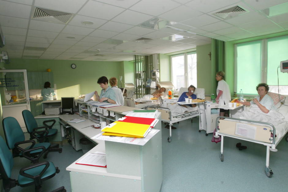 Finanse szpitali a ustawa o działalności leczniczej: zniknie marchewka, zostanie kij