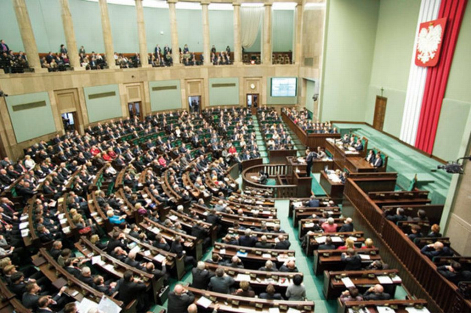 Sejm za wydłużeniem terminu opracowania programów kształcenia pielęgniarek