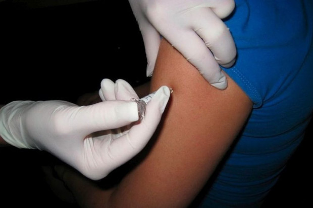 Toruń: darmowe szczepienia nastolatek przeciwko wirusowi HPV