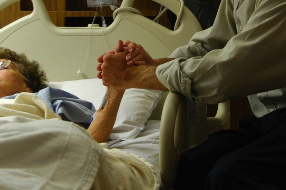 Jak w niektórych szpitalach uśmierzają ból wodą destylowaną