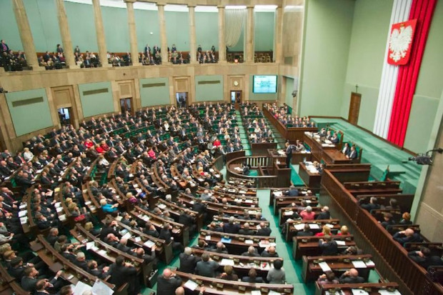 Rodzice protestujący w Sejmie zapowiadają dalszą okupację