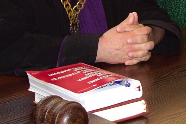 Po śmierci aresztanta - sąd skazał dwójkę lekarzy, lekarkę uniewinnił