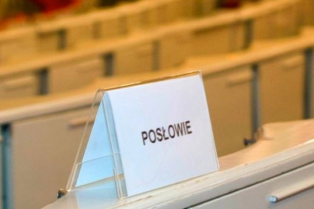Zmiany w sposobie powoływania prezesa NFZ dzielą posłów z komisji