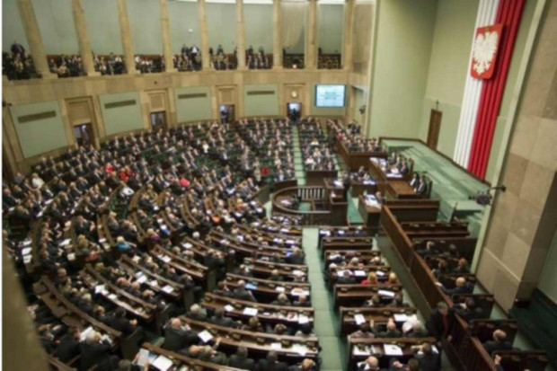 Sejm przyjął informację o programie zwalczania chorób nowotworowych w 2013 r.