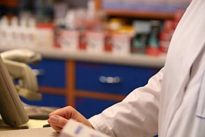 Rzecznik NIA: pierwszych tysiąc farmaceutów zdobyło uprawnienia, może już szczepić