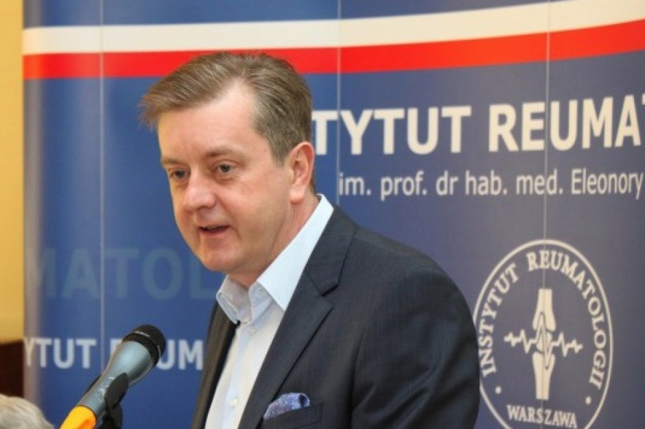dr Piotr Bednarski, dyrektor Instytutu Reumatologii Dyrektor Instytutu Reumatologii: nie ma „wykorzystywania” lekarzy z kliniki dziecięcej