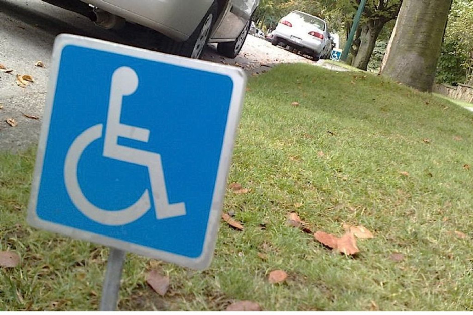 Ruszyła kampania dot. kart parkingowych dla niepełnosprawnych