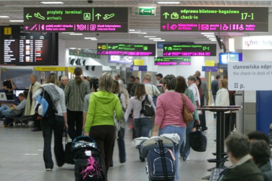 Chodzi m.in. o tworzenie przyjaznych dla osób niepełnosprawnych miejsc pracy na lotnisku Fot. PTWP (zdjęcie ilustracyjne) Kraków Airport i PFRON będą współpracować na rzecz niepełnosprawnych