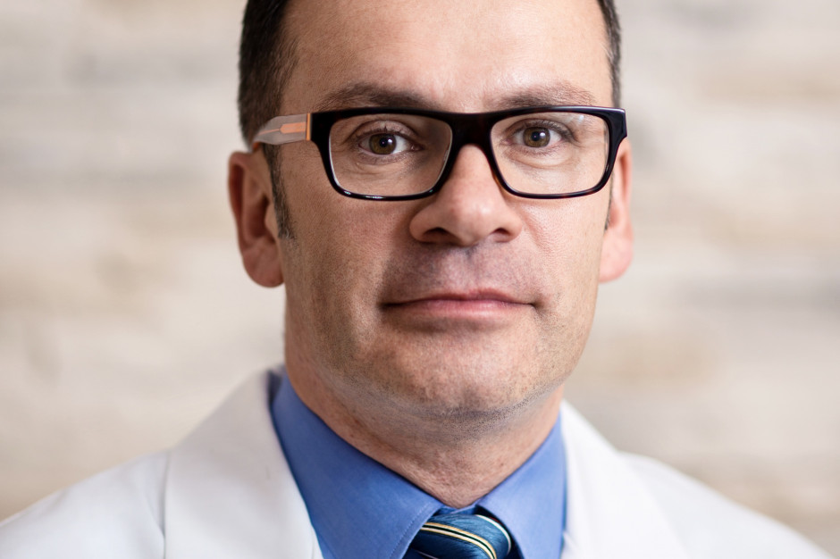 Na zdj. dr Paweł Szymanowski, uroginekolog ze Szpitala św. Rafała w Krakowie Uroginekolodzy: uwaga na lasery w leczeniu NTM!